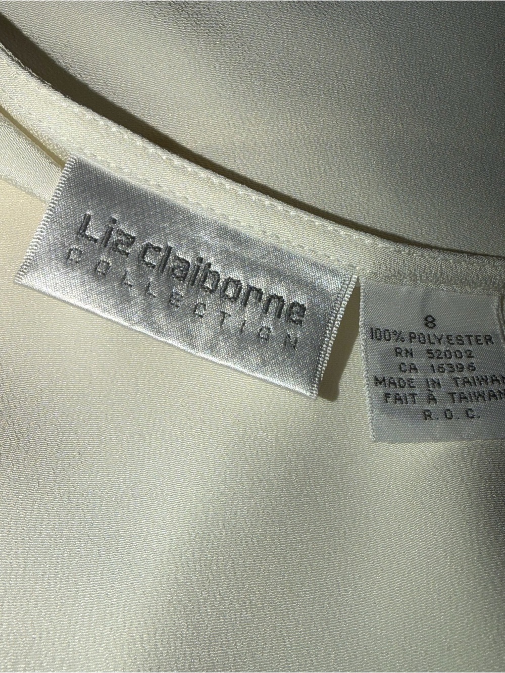 Vintage 90’s Liz Claiborne Ivory Classic Flowy minimalist Long Sleeve Blouse 8 - Picture 10 of 12
